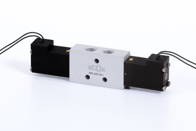 MD 520 401 - 24 DC L