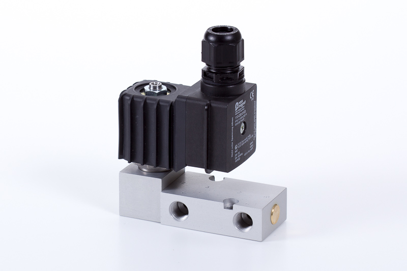 3/2 rugó-visszaállítással