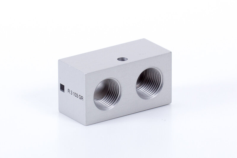 R 3 103 GR