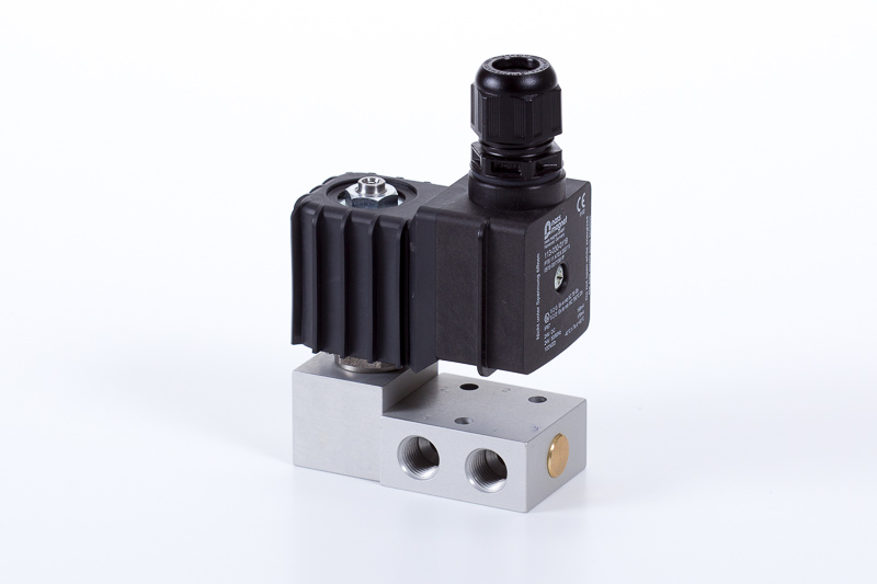 3/2 rugó-visszaállítással