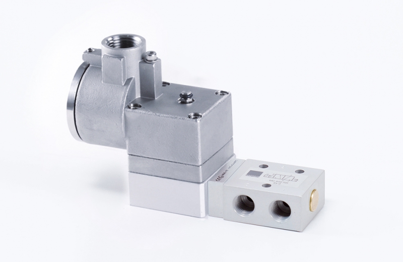 3/2 rugó-visszaállítással