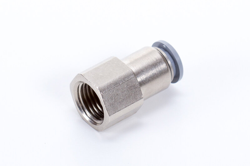 946M | egyenes csatlakozó | belső menettel